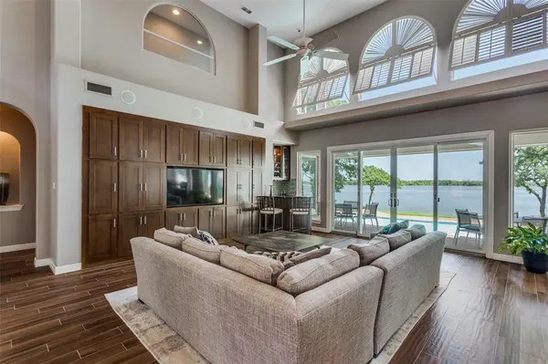 452 Windjammer Lane, Azle, TX 76020