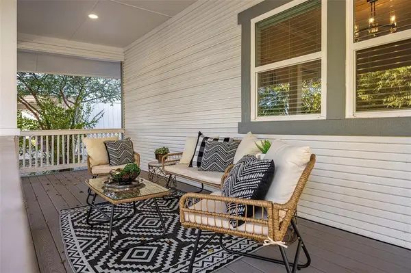 813 Elsbeth Street, Dallas, TX 75208