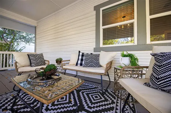 813 Elsbeth Street, Dallas, TX 75208