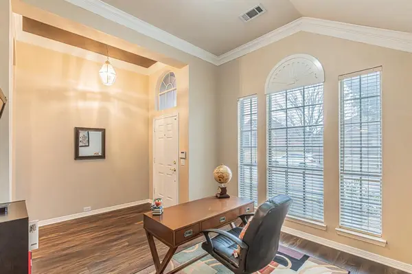 2878 Crestview Drive, Lewisville, TX 75067