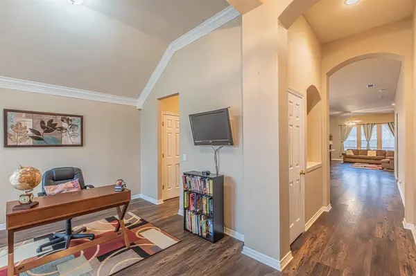 2878 Crestview Drive, Lewisville, TX 75067