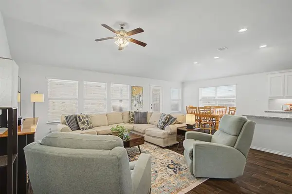 11701 Silver Queen Drive, Aubrey, TX 76227