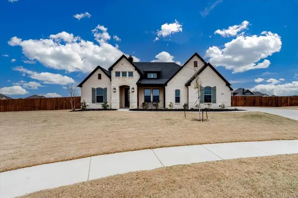 101 Grey Wolf Court, Godley, TX 76044