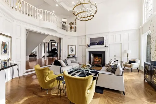 13 Downs Lake Circle, Dallas, TX 75230