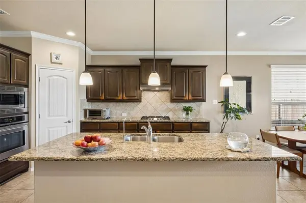 9220 Bronze Meadow Drive, Fort Worth, TX 76131