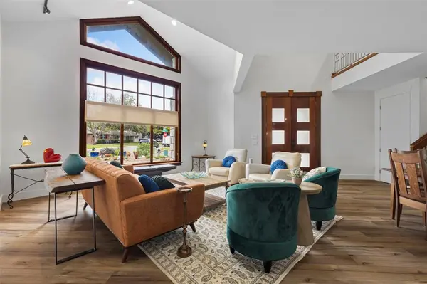 3371 Regent Drive, Dallas, TX 75229