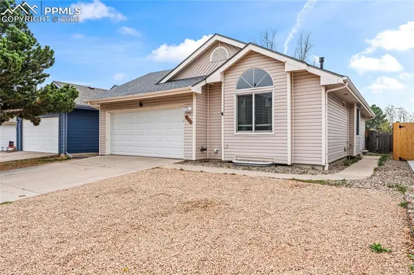 8643 Chancellor DR, Colorado Springs, CO 80920