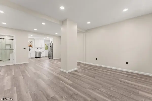 272 Burgess Pl, Clifton City, NJ 07011