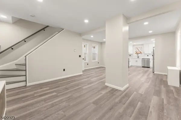 272 Burgess Pl, Clifton City, NJ 07011