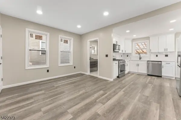 272 Burgess Pl, Clifton City, NJ 07011