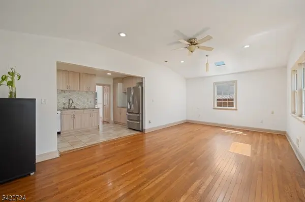 22 Cottage Ln, Clifton City, NJ 07012