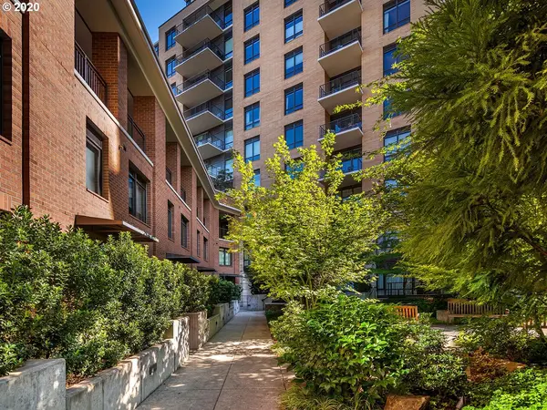 2351 NW WESTOVER RD #312, Portland, OR 97210