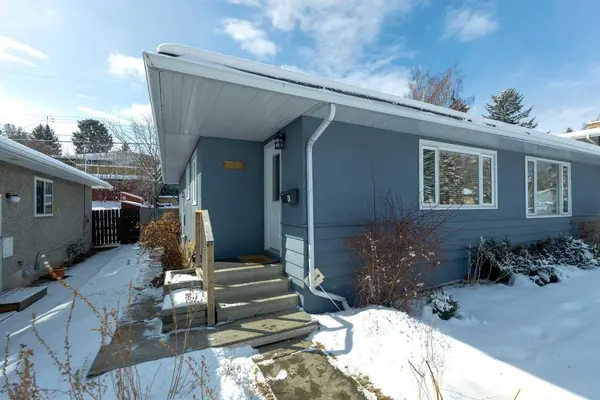 1331 Rosehill DR NW, Calgary, AB T2K 1M3