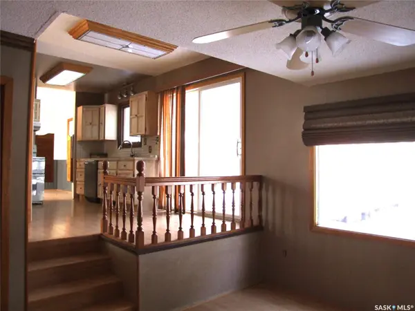 201 8th STREET W, Leader, SK S0N 1H0