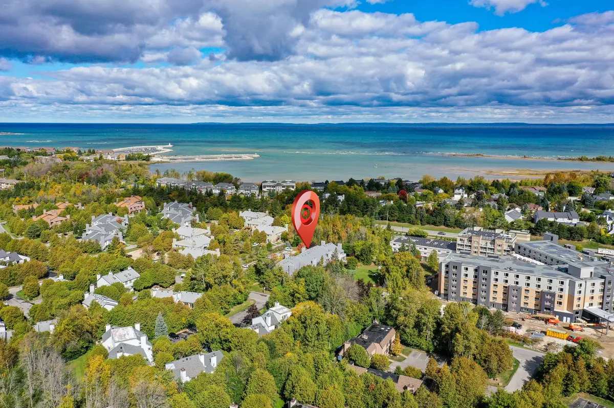 11 Dawson DR #718, Collingwood, ON L9Y 5B4