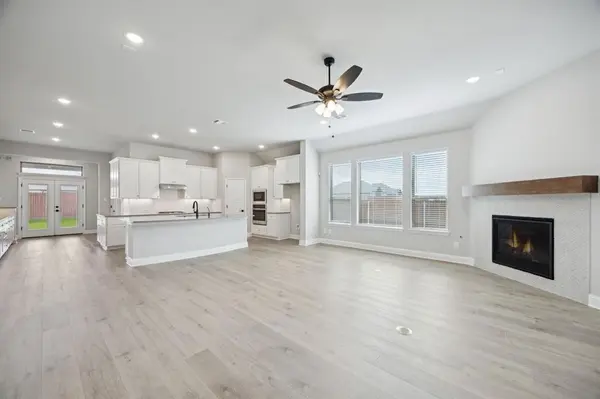 3822 Walnut Creek Drive, Crandall, TX 75114