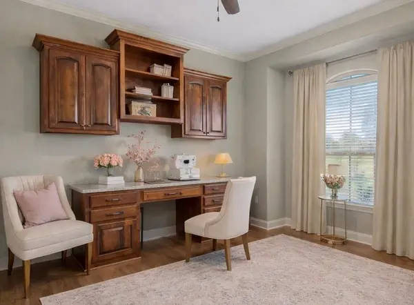 529 Perry Lane, Robinson, TX 76706