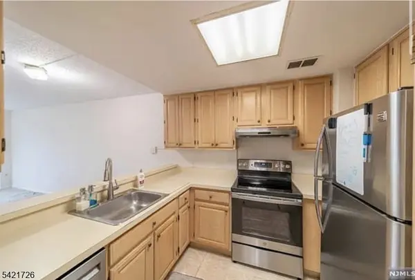 310 Lookout Ave #304, Hackensack City, NJ 07601