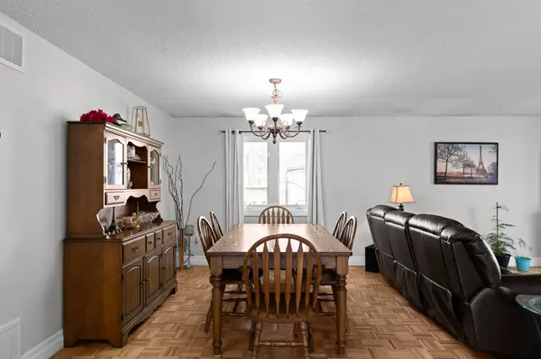 5 Laurie CRES, Barrie, ON L4M 6C7