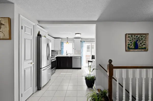 5 Laurie CRES, Barrie, ON L4M 6C7