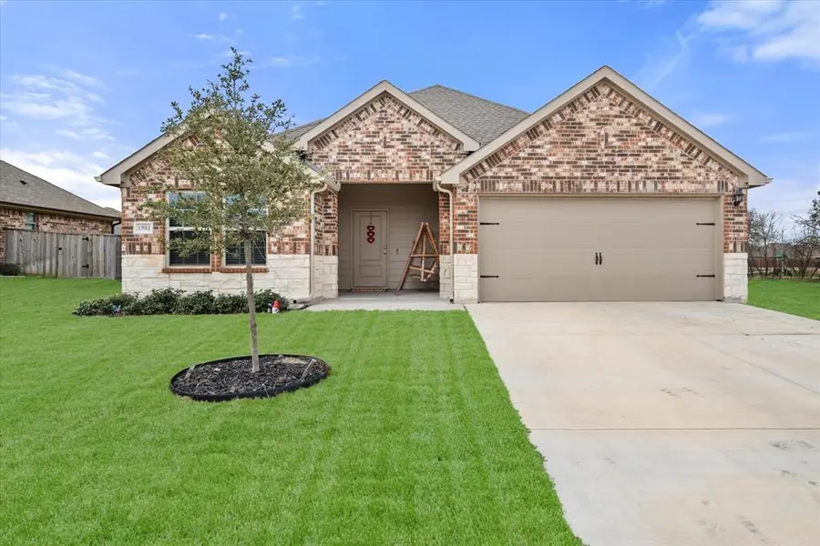 1901 Sandy Knoll Drive, Kaufman, TX 75142