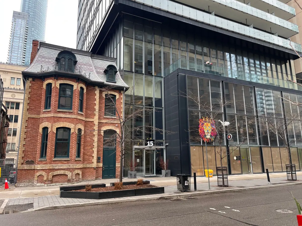 15 Grenville ST #1106, Toronto C01, ON M4Y 1A1