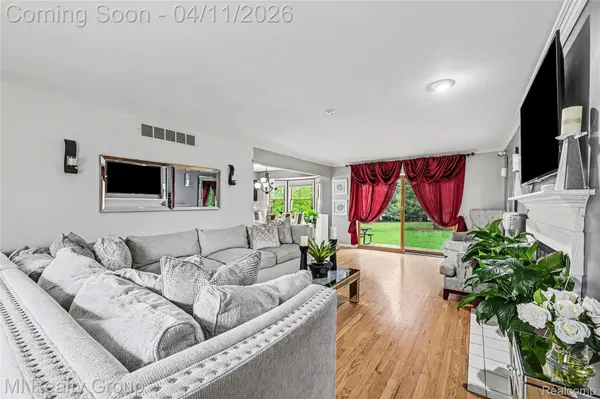 643 Heim CT, Almont Village, MI 48003