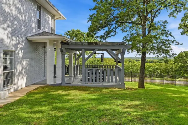 10325 E Fm 922, Tioga, TX 76271