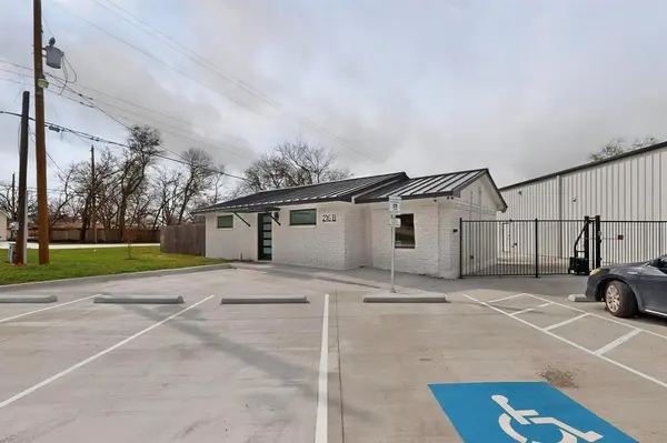 216 James Street #B, Roanoke, TX 76262