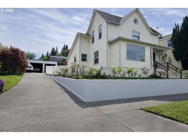 322 W C ST, Rainier, OR 97048