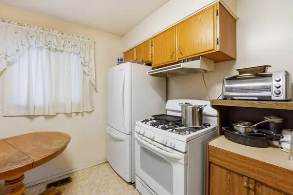 317 Centre ST, Cremona, AB T0M 0R0