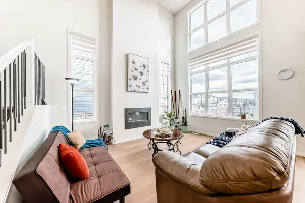 332 Magnolia CRES SE, Calgary, AB T3M 3M8