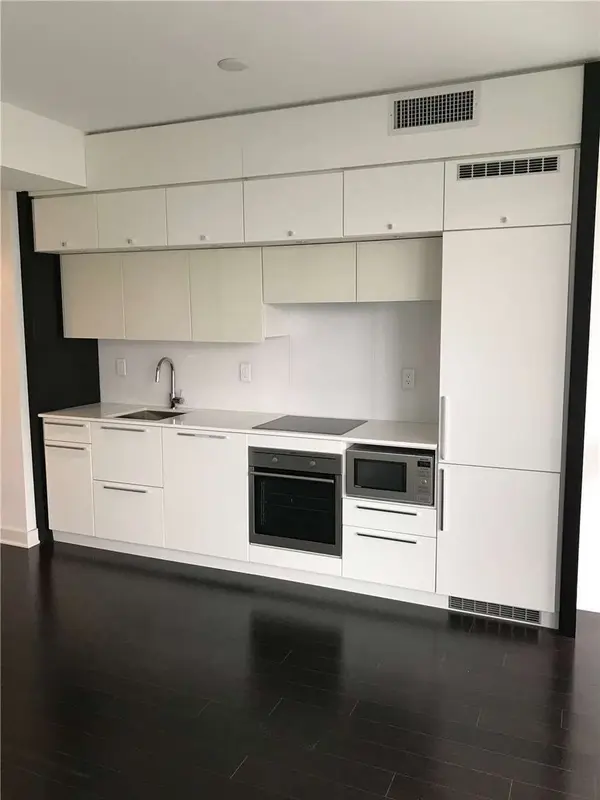 15 Grenville ST #1106, Toronto C01, ON M4Y 1A1