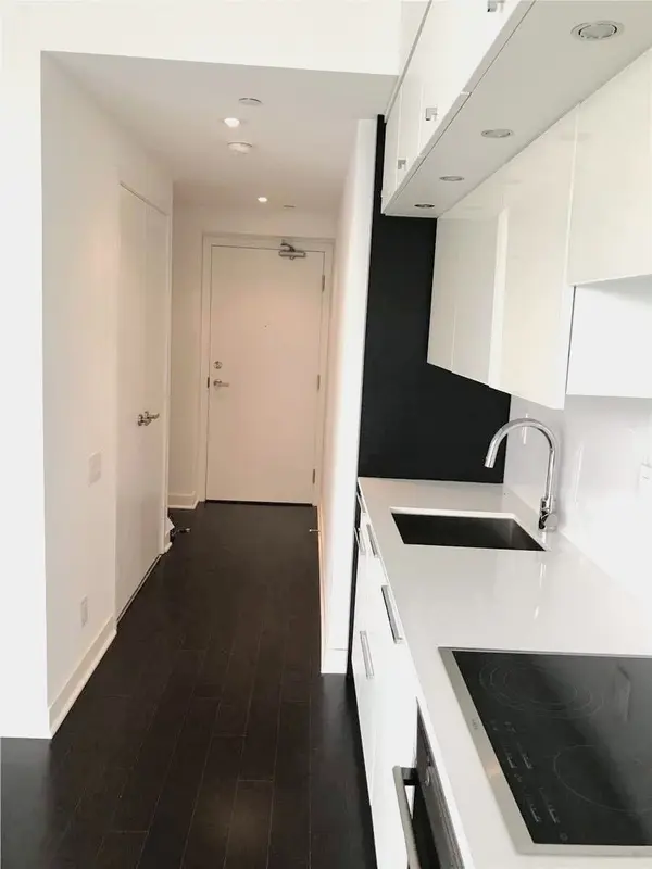 15 Grenville ST #1106, Toronto C01, ON M4Y 1A1