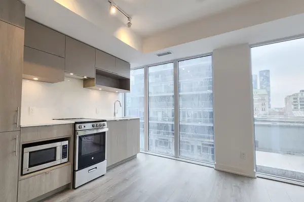 100 Queen ST E #808, Toronto C08, ON M5C 0B5