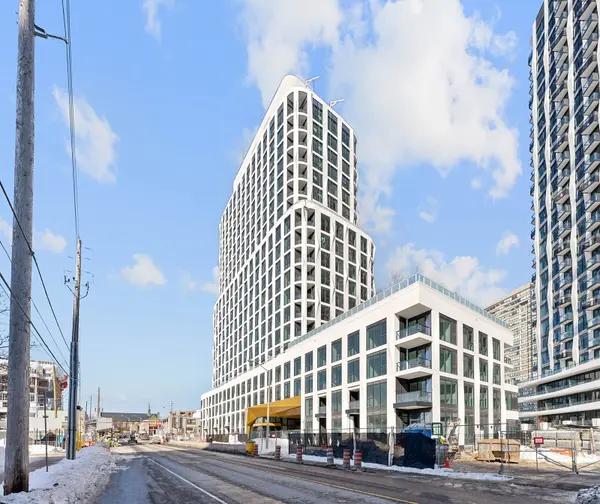 25 Cordova AVE #902, Toronto W08, ON M9A 0E5