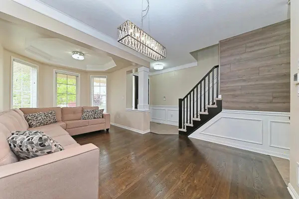 24 Dalton DR, Cambridge, ON N3C 0E7