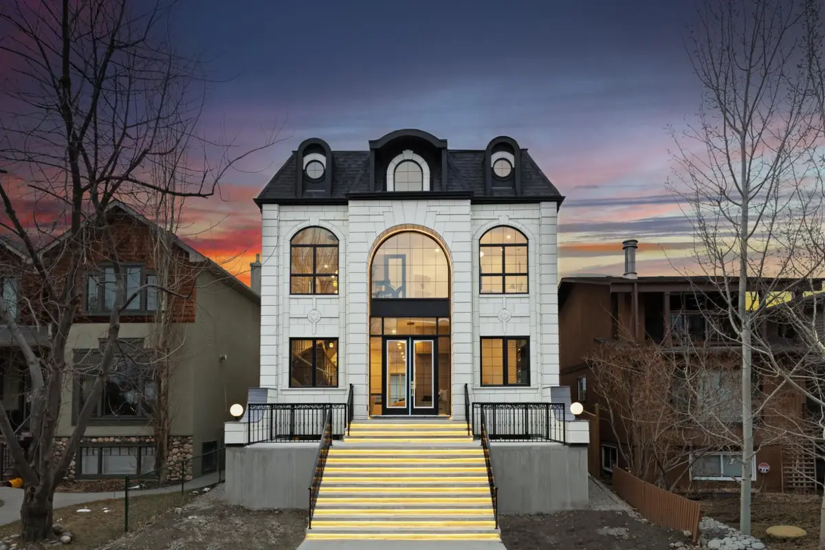 1910 Broadview RD, Calgary, AB T2N 3H7