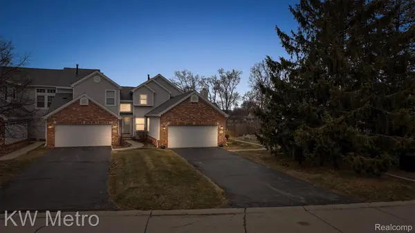 5914 Creekside DR #78, Troy, MI 48085