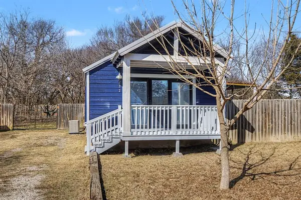 232 Spring Valley Circle, Azle, TX 76020