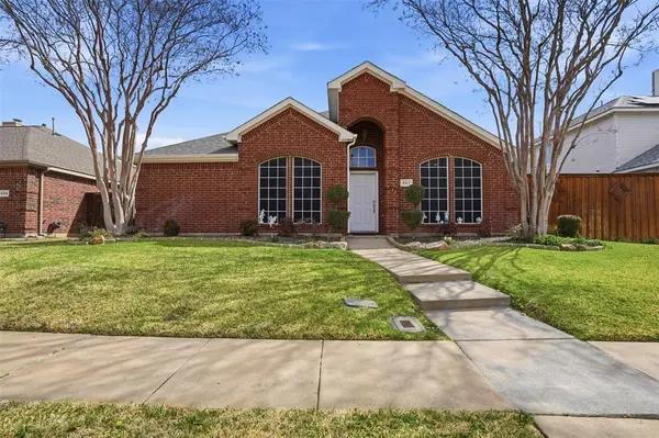 807 Kathryn Drive, Lewisville, TX 75067