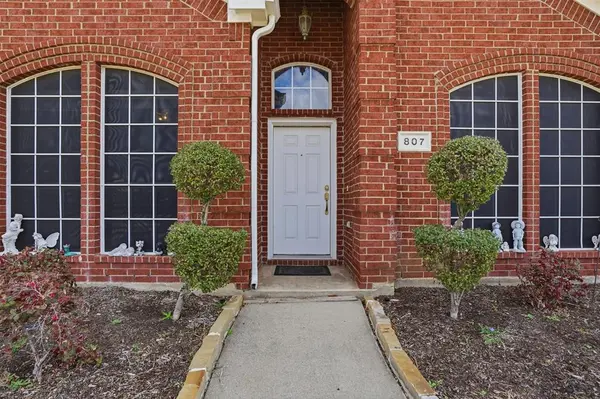 807 Kathryn Drive, Lewisville, TX 75067
