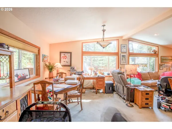 90280 BAKER RD, Elmira, OR 97437