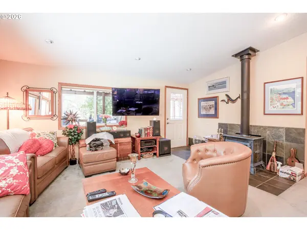 90280 BAKER RD, Elmira, OR 97437