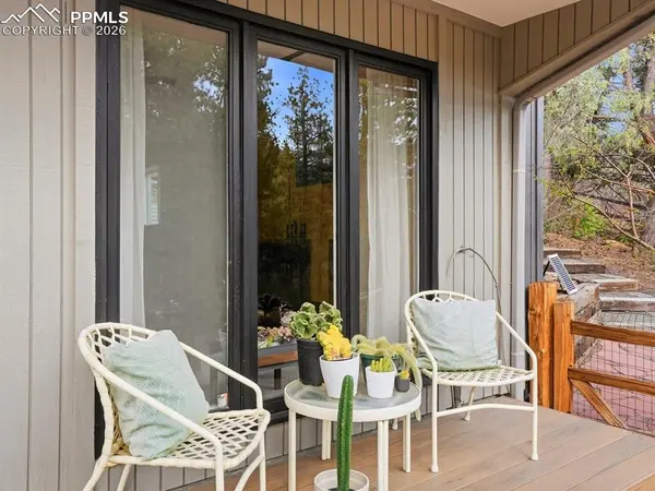 4915 Red Rock DR, Larkspur, CO 80118