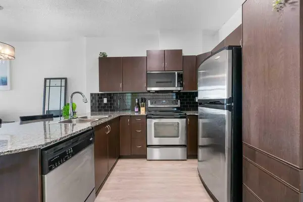 11811 Lake Fraser DR SE #6608, Calgary, AB T2J 7J4