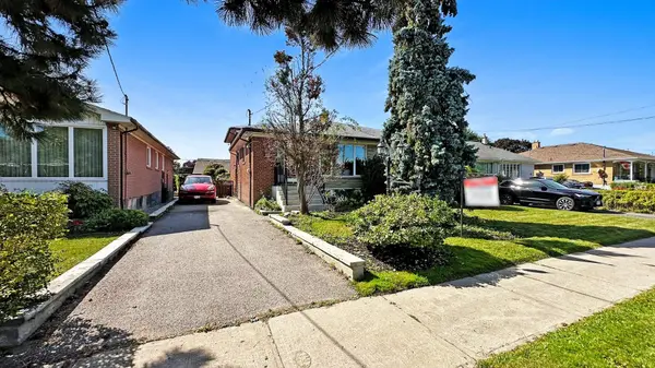 26 Roywood DR, Toronto C13, ON M3A 2C6