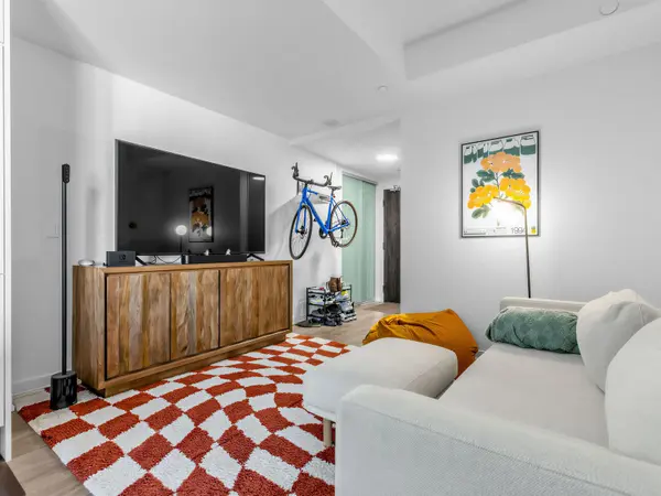 297 College ST #1503, Toronto C01, ON M5T 0C2