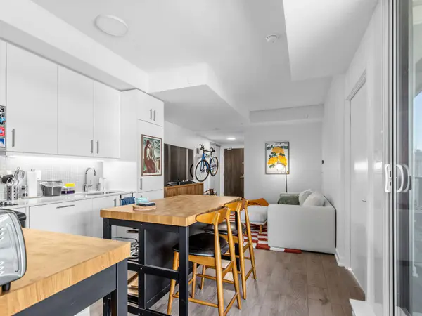 297 College ST #1503, Toronto C01, ON M5T 0C2