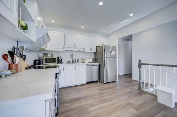 298 Tampa DR #Upper, Georgina, ON L4P 3T7